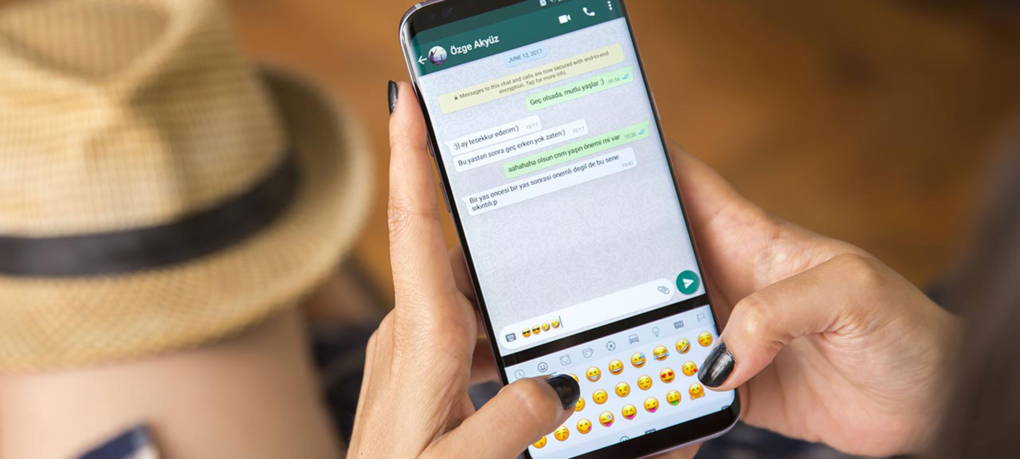 Il trucco per avere qualcuno che risponde al posto tuo su WhatsApp